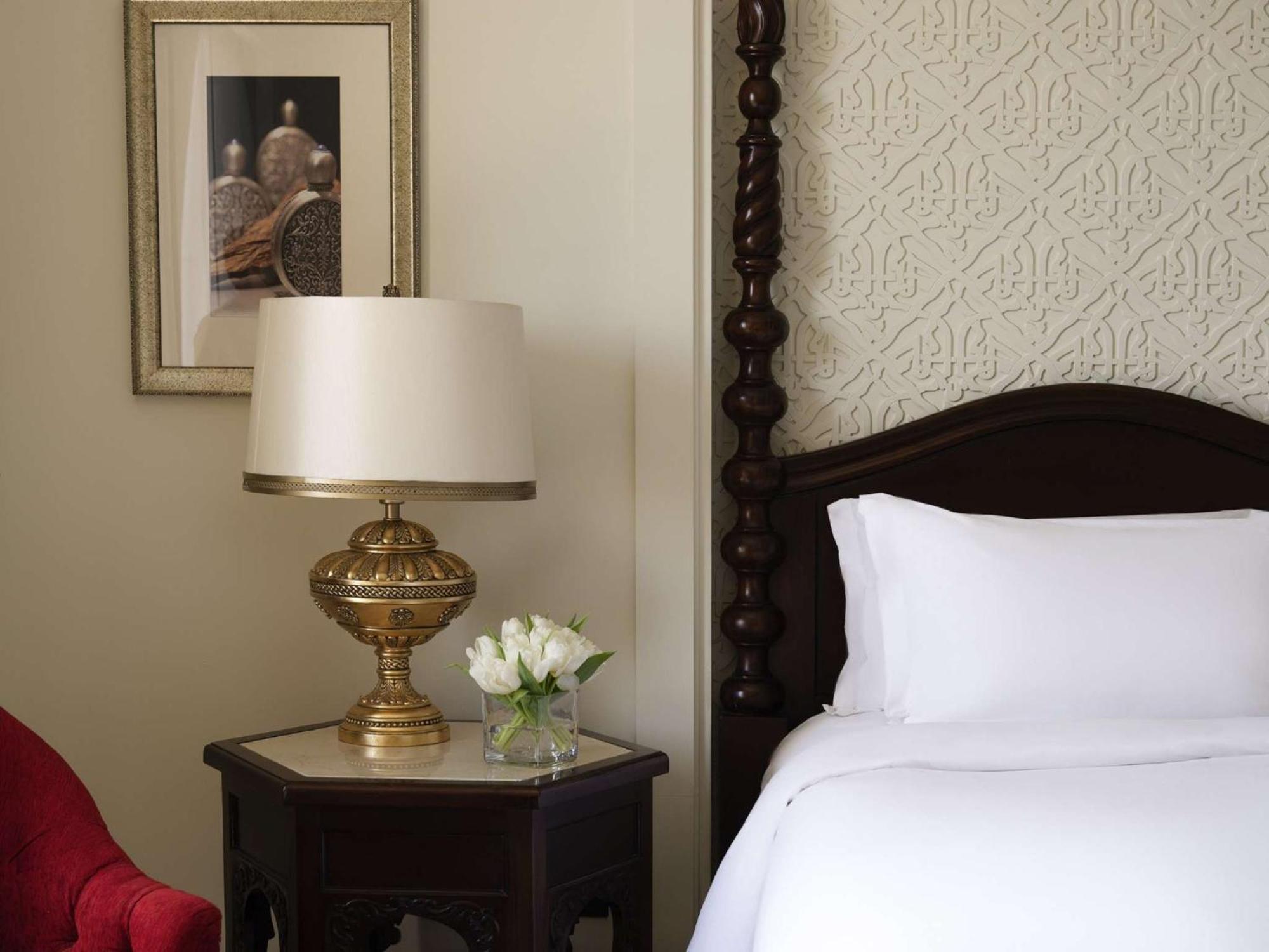 Sofitel Bahrain Zallaq Thalassa Sea&Spa Hotel Al-Manamah Bagian luar foto A bedroom at the hotel
