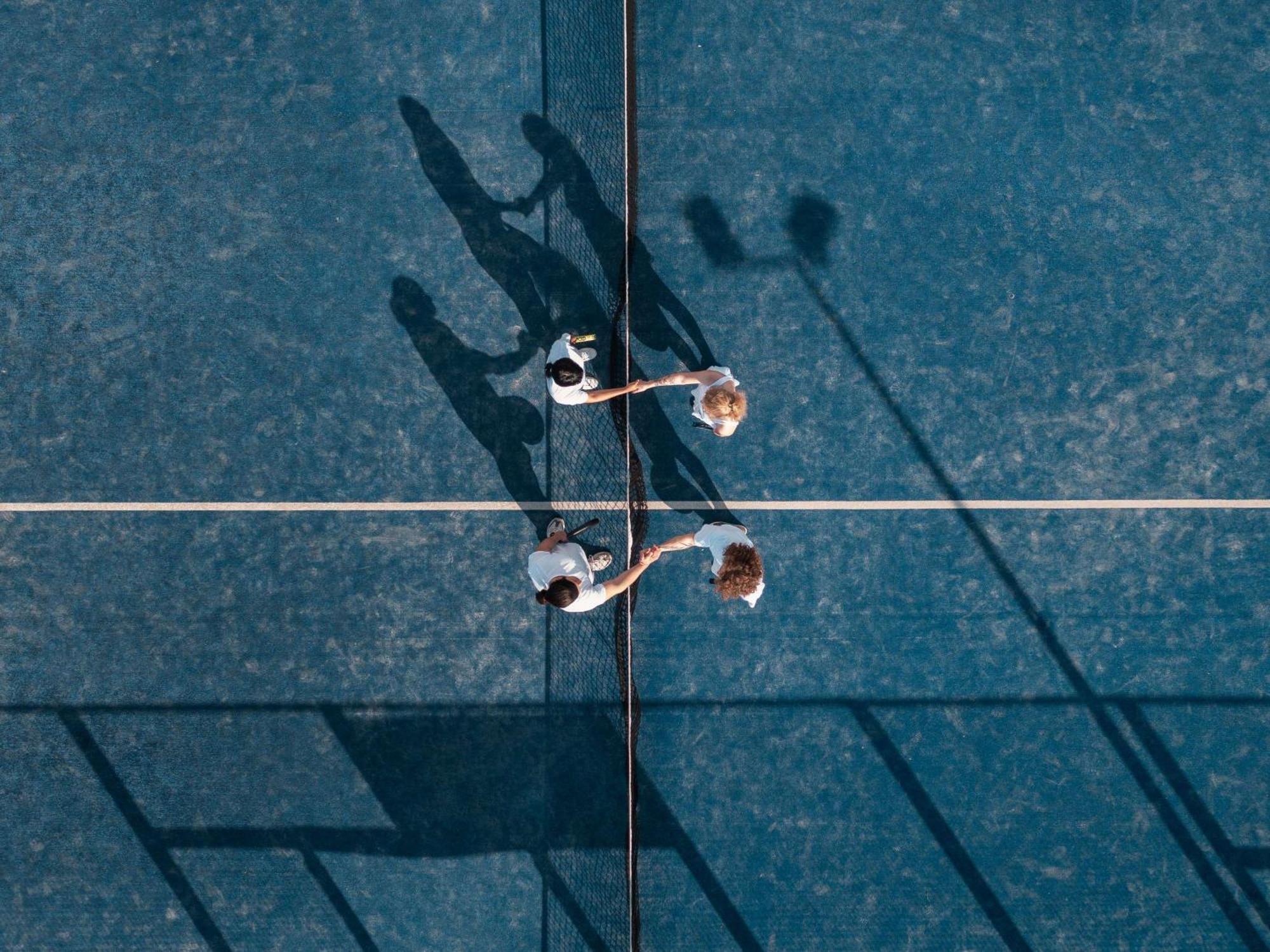 Sofitel Bahrain Zallaq Thalassa Sea&Spa Hotel Al-Manamah Bagian luar foto Aerial view of a squash match